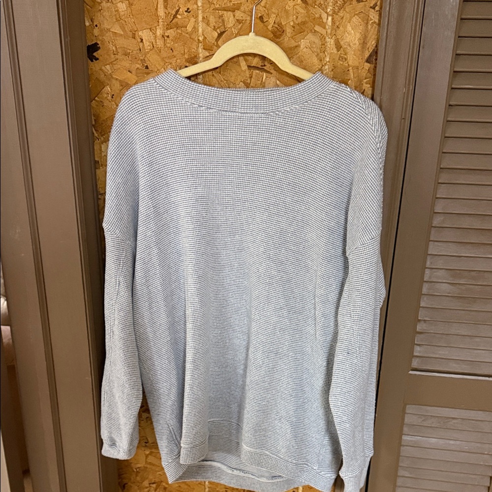 Aerie women’s Light Gray Crewneck Sweater